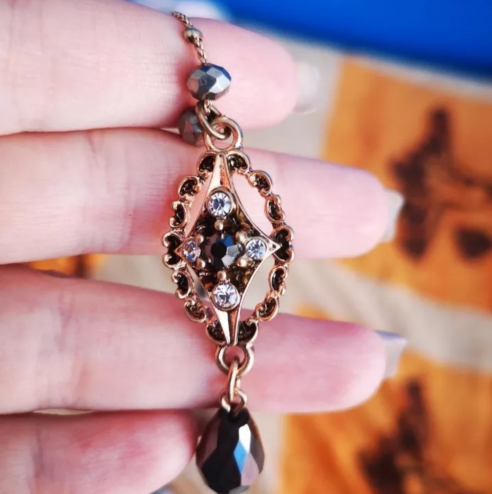 Gothic Starburst Layer Choker - Picture 4 of 8